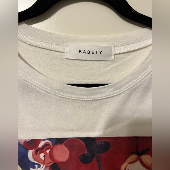 Alice in Wonderland tshirt - Picture 3 of 5